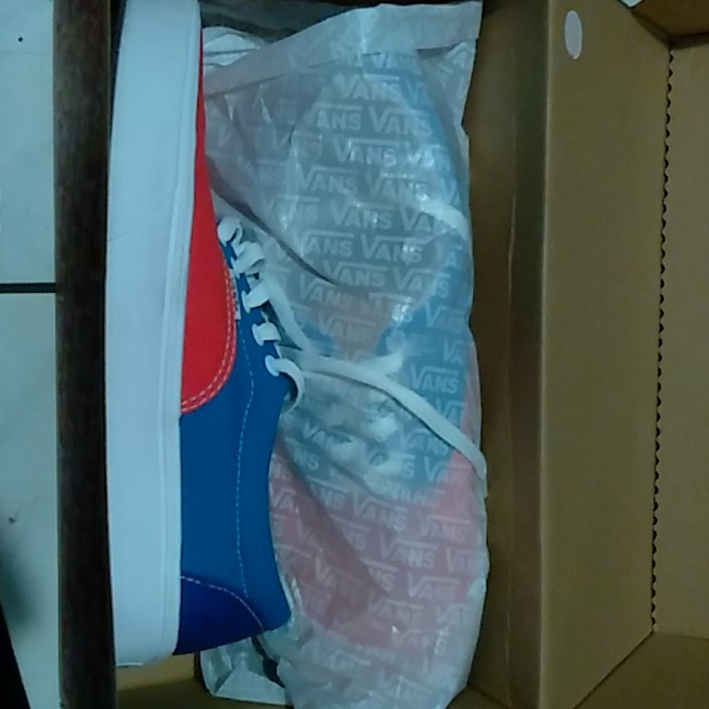 Shoes - Picture 4 of 4